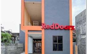 RedDoorz Syariah near T2 Juanda Airport 2
